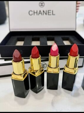 CHANEL Lipstick Quartet in Red & Pink Tones